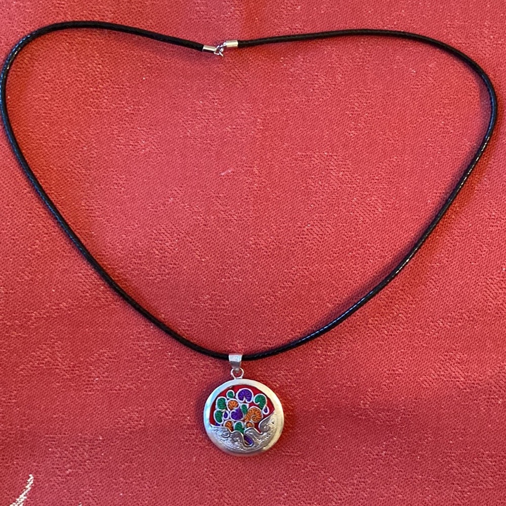 Pendant necklace
